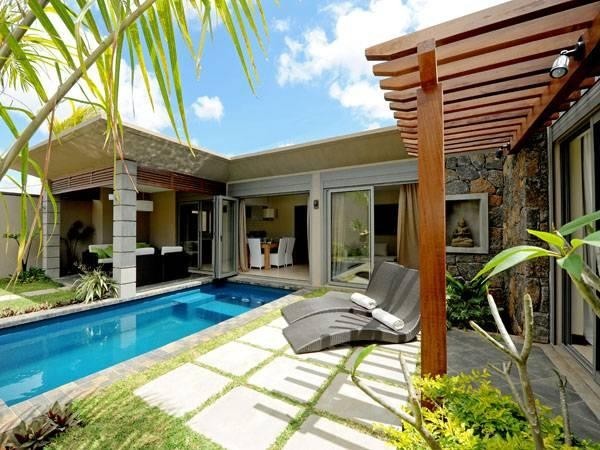 athena_villa_holiday_villa_mauritius_general_view_of_villa_athena_and_pool