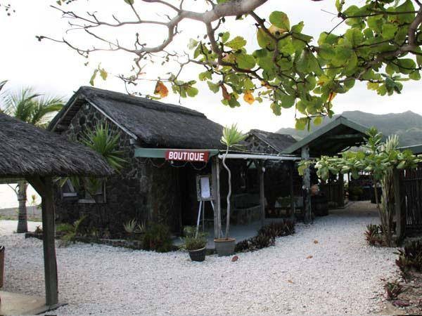 la_case_du_pecheur_guesthouse_bambous_virieux_mauritius_souvenir_shop