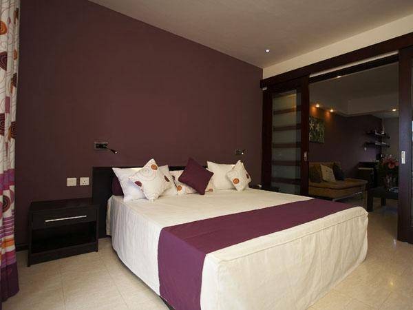 standard_studio_apartment_grand_bay_mauritius_ref_109_bedroom_and_living_room
